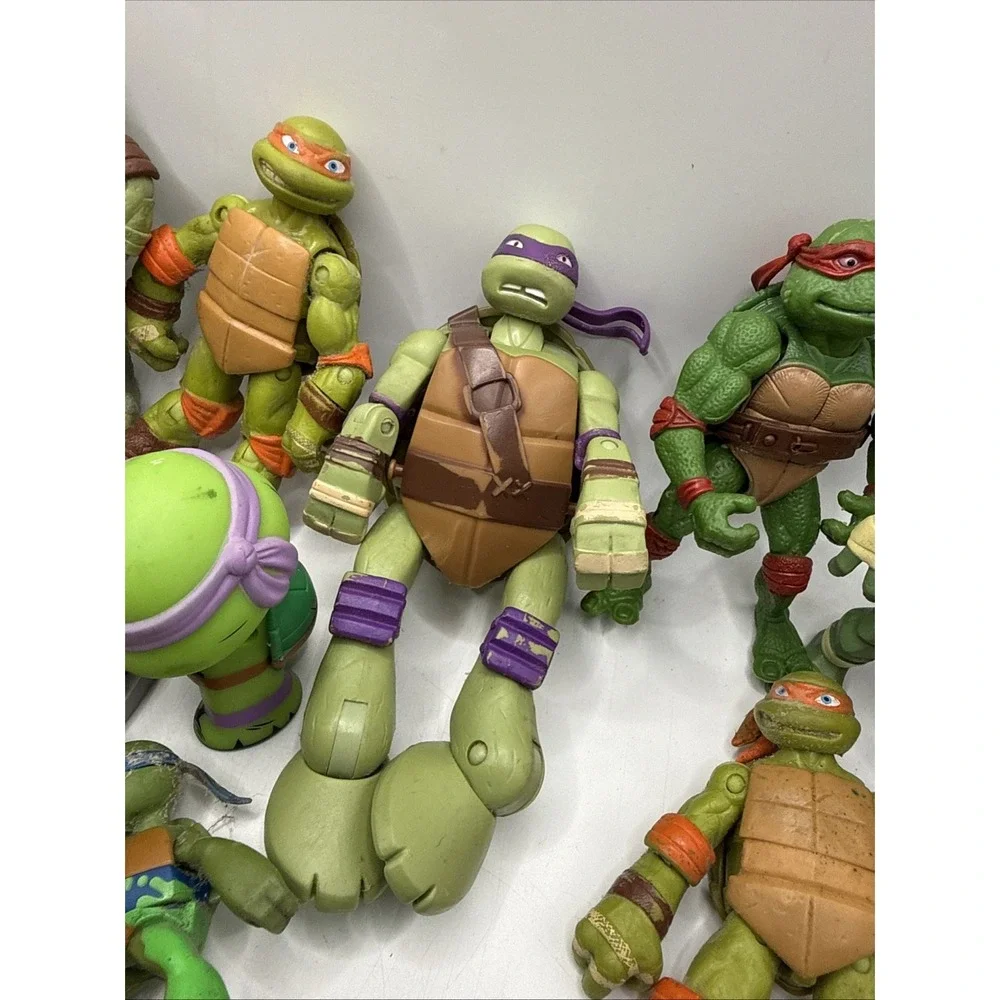 LOT 20‎ TEENAGE MUTANT NINJA TURTLES ACTION FIGURES